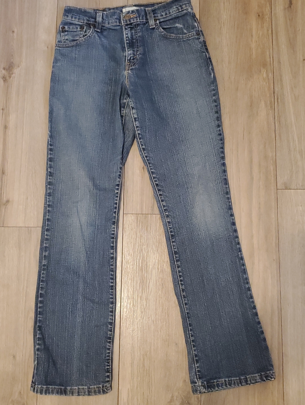 Classic Levi 550 Straight Leg Women’s Jeans - Medium Blue